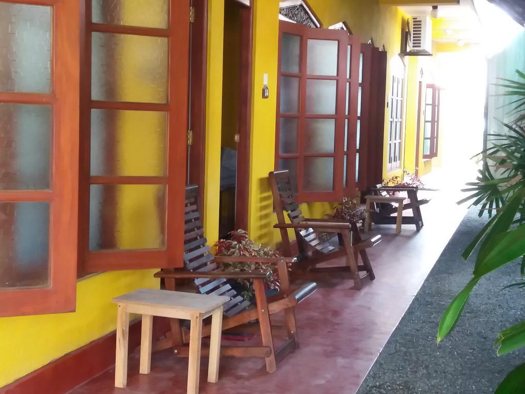 היקדואה Malika'S Yellow House מראה חיצוני תמונה